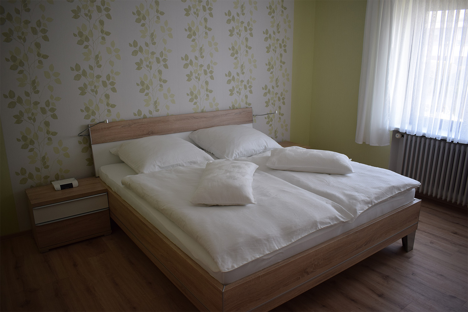 Schlafzimmer Bild 1